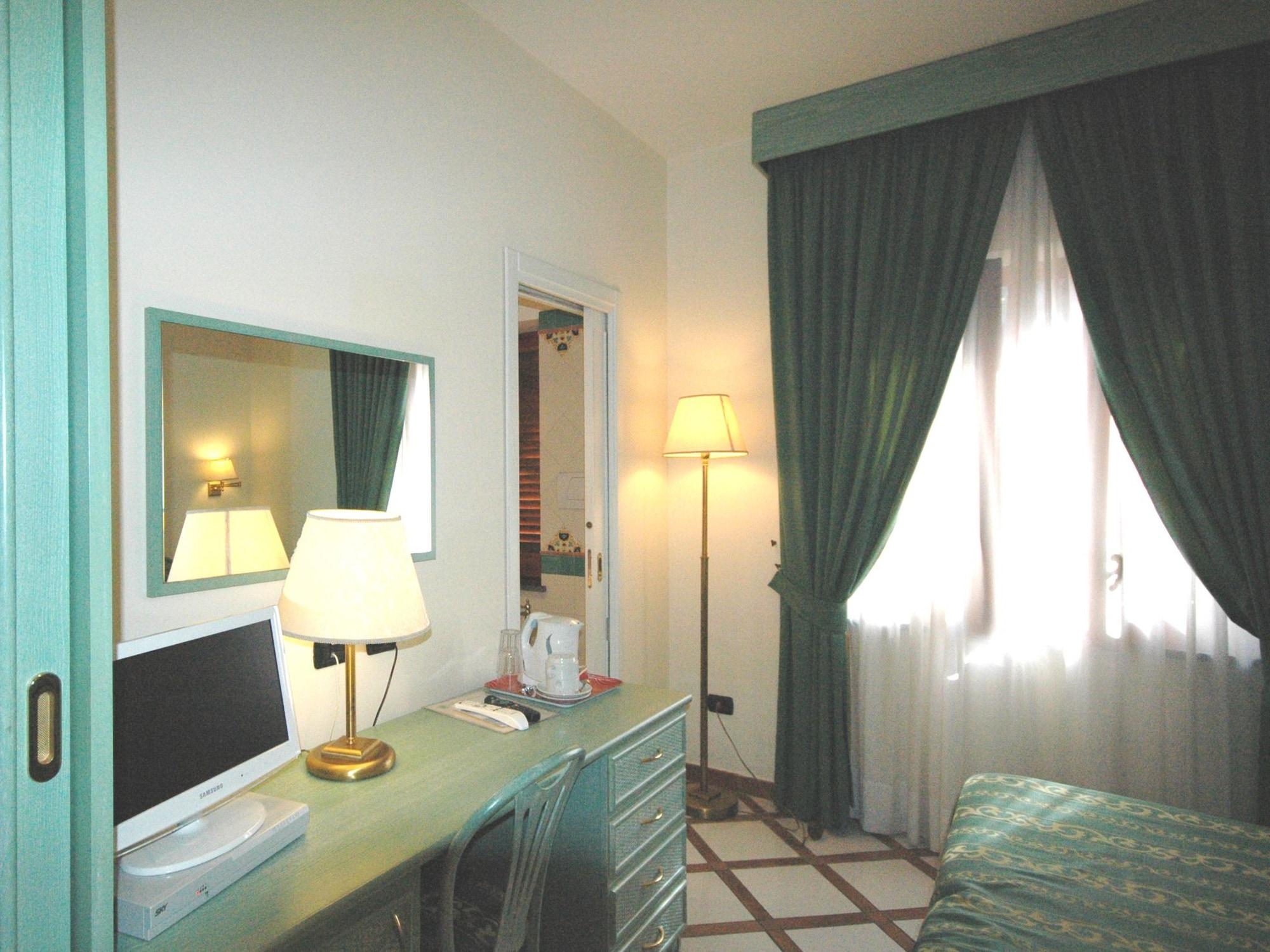 Residence Villaggio Verde Sorrento Esterno foto